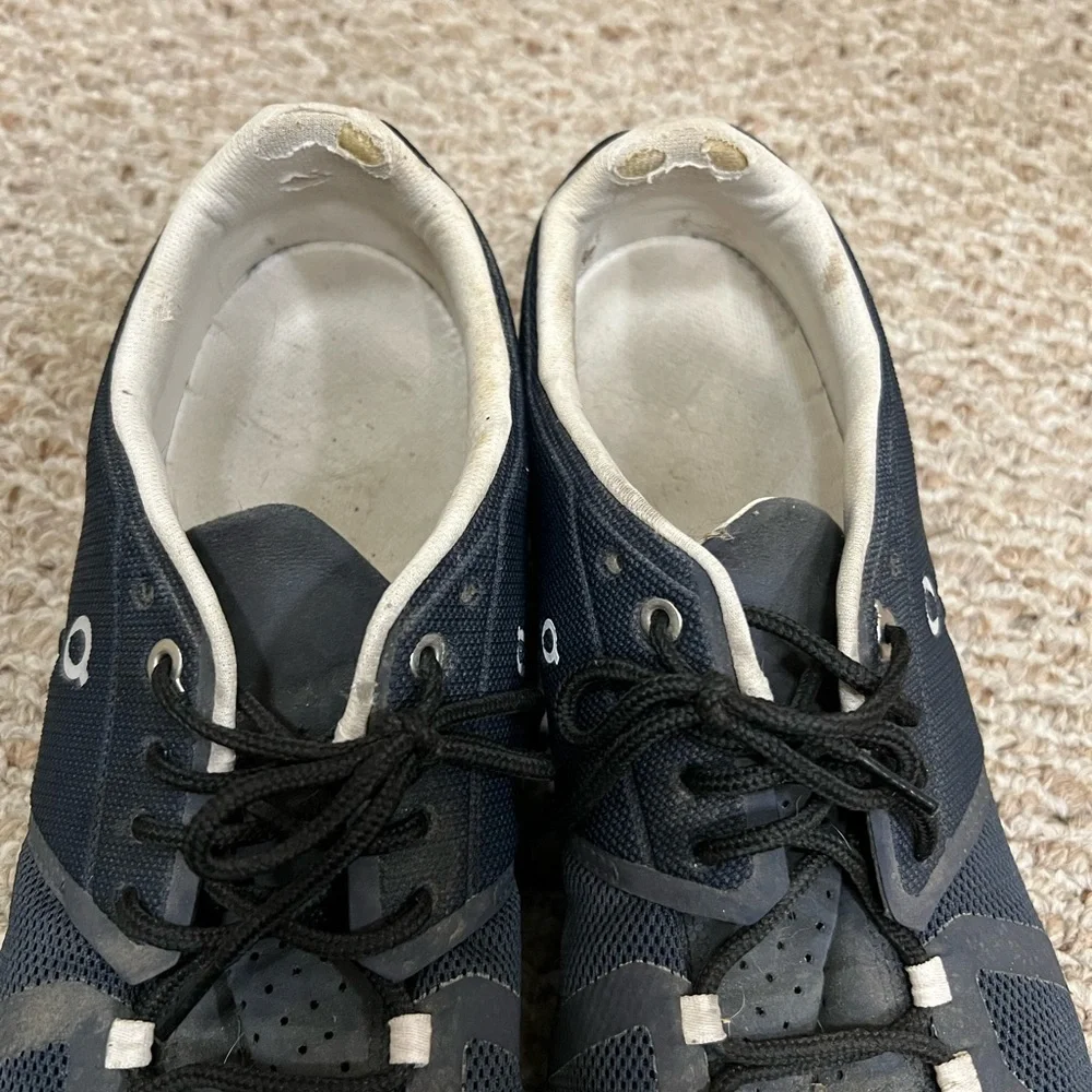 Mens on cloud shoes